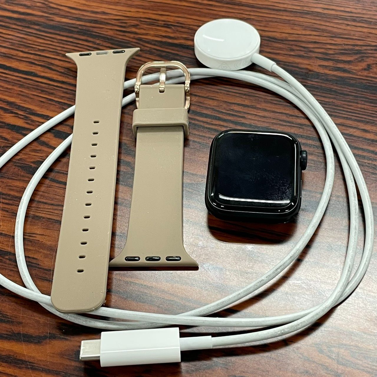 Apple Watch SE 第2世代 40mm アップルウォッチ 初期化済み 本体 