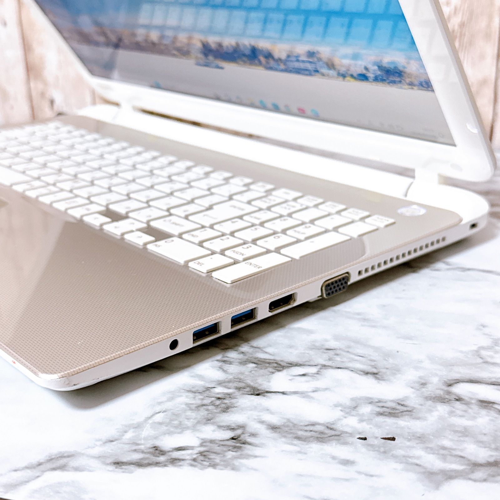 Dynabook i3/SSD/8GB薄型PC✨すぐ使える - メルカリ