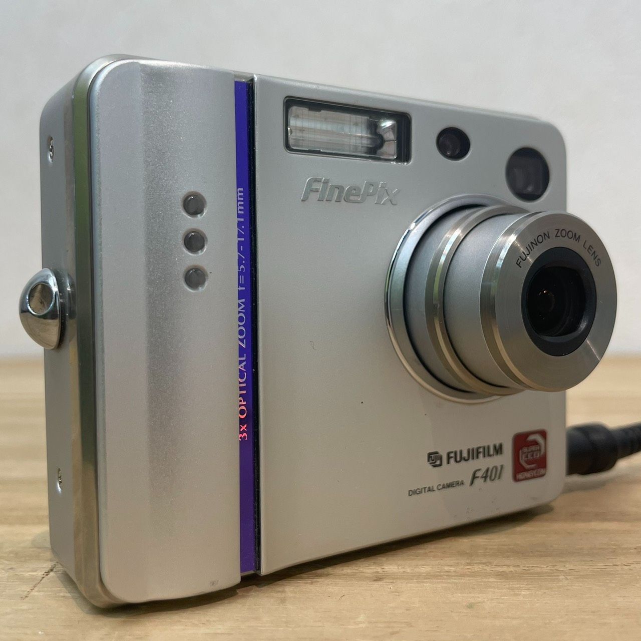 【成】FUJIFILM F410フジフイルム デジタルカメラ 動作品 充電器・USBケーブル付属【5901YO】E9
