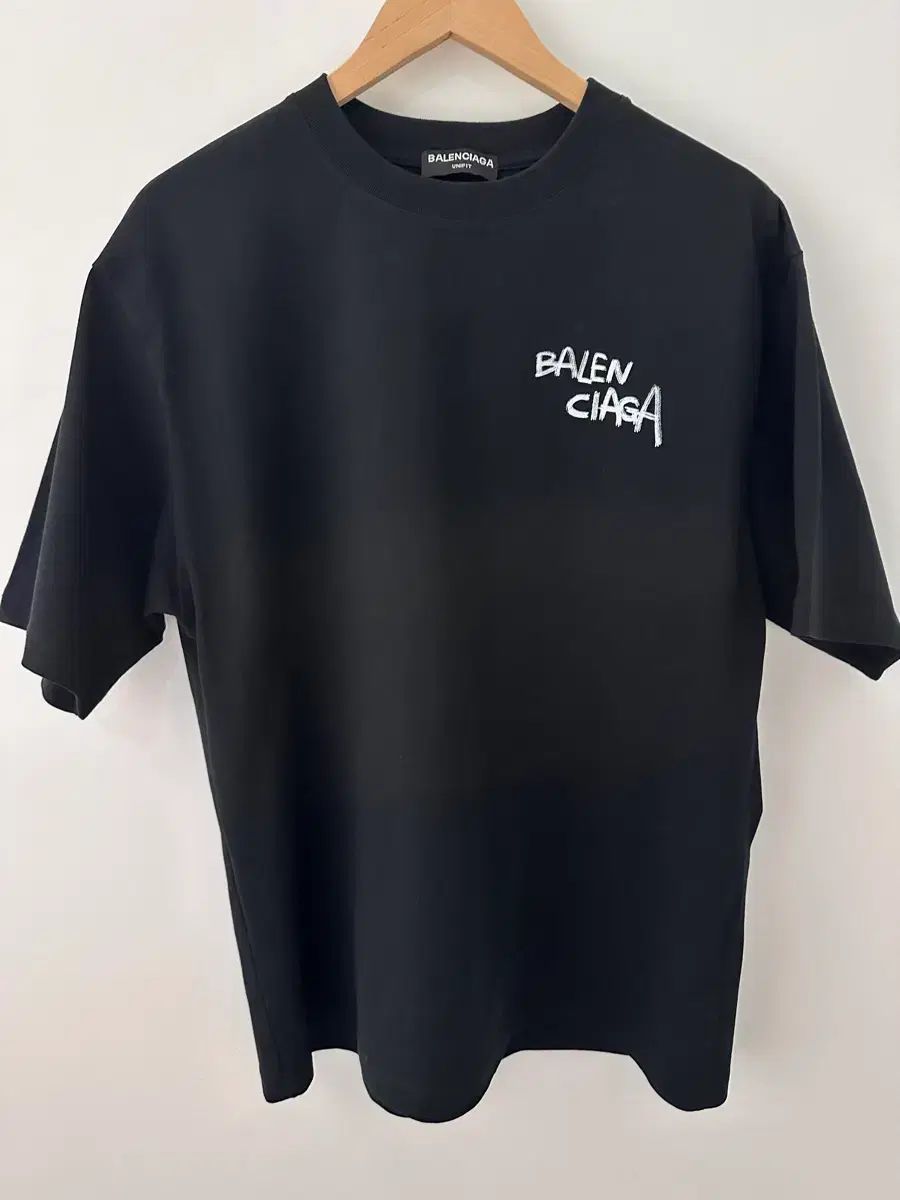 バレンシアガ ドローイング ロゴ 半袖 Tシャツ