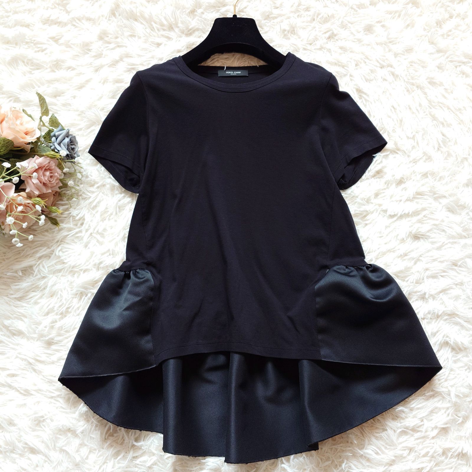 美品yokochan ヨーコチャンフリル付き黒半袖トップス YOKO CHAN - 美品