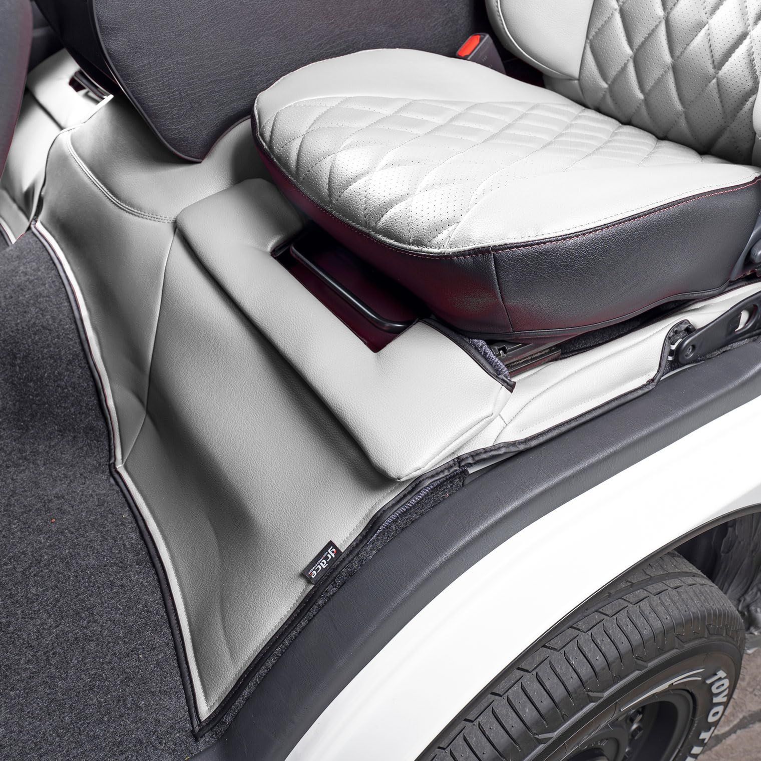 新品 グレイス(grace) 200系ハイエース ワイド専用 エンジンフード 