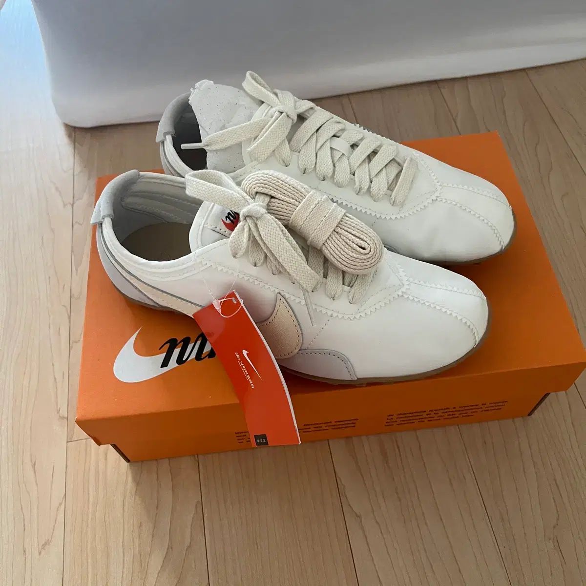 (新品) NIKE ムーンシューズ og サミットホワイト 220