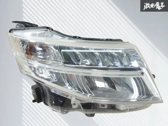 【割れ無し】 トヨタ 純正 M900A M910A ルーミー 前期 LED ヘッドライト ヘッドランプ 右 右側 運転席側 刻印 KC05 / S STANLEY W3918 棚