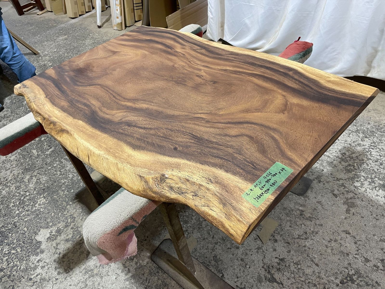 モンキーポッド9566　一枚板無垢 乾燥材　1260ｘ650-770-740ｘ34mm カウンター　センターテーブル　ダイニングテーブル