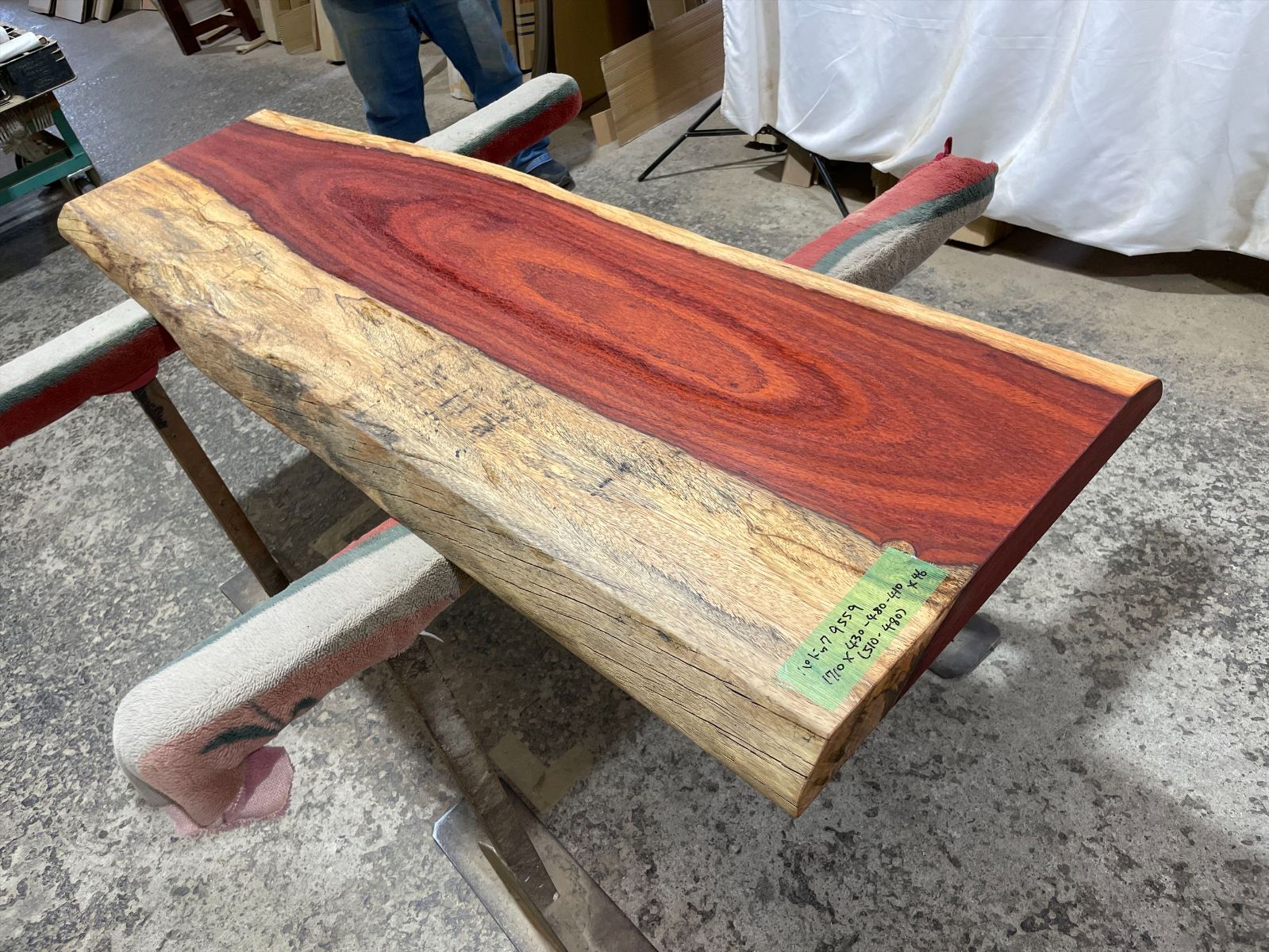 パドック9559　一枚板無垢材　1710x430-480-410x46mm カウンターダイニングテーブル 　ローテーブル　センターテーブル　天板