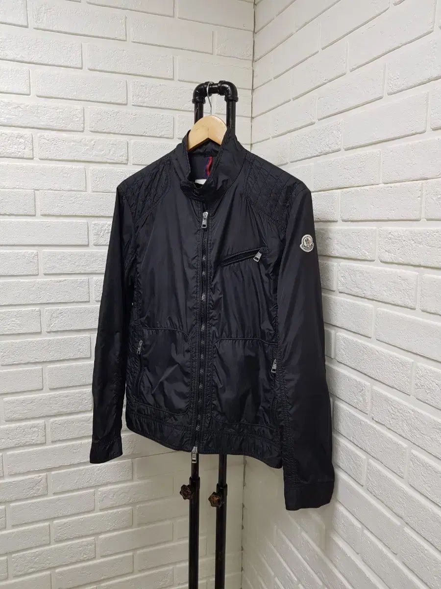 1/正規品 MONCLER モンクレール ワッペン ウィンドブレーカー ジャケット ブラック