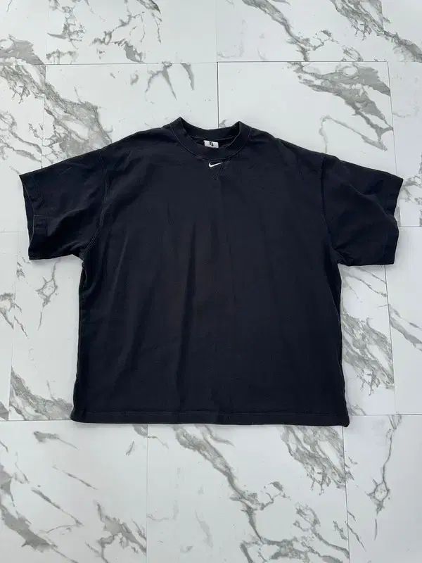 ナイキ ラボ ロゴ Tシャツ 4,468円
