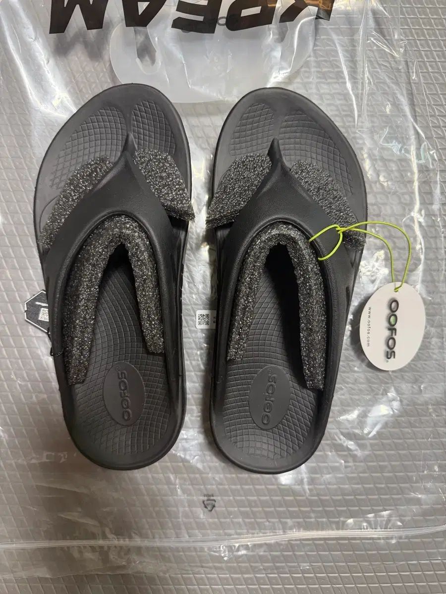 ウーフォス オリジナル ブラック ビーチサンダル 新品