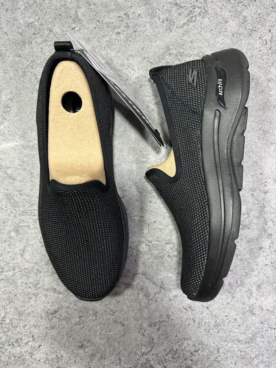 出品 SKECHERS スケッチャーズ ゴーウォーク アーチフィット ブラック 230mm 新品