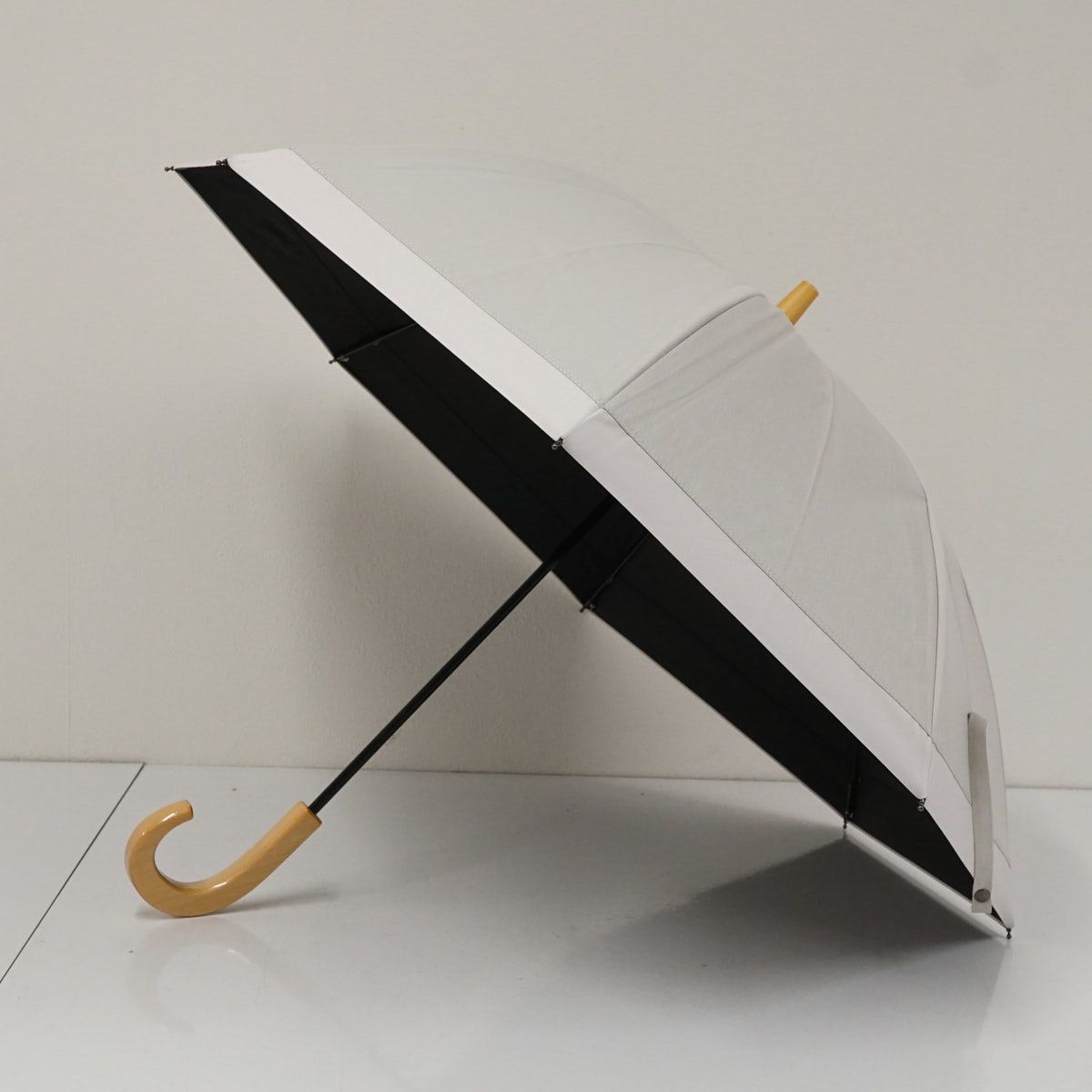 サンバリア100 完全遮光日傘 USED美品 Sサイズ コンビ moku アイボリー