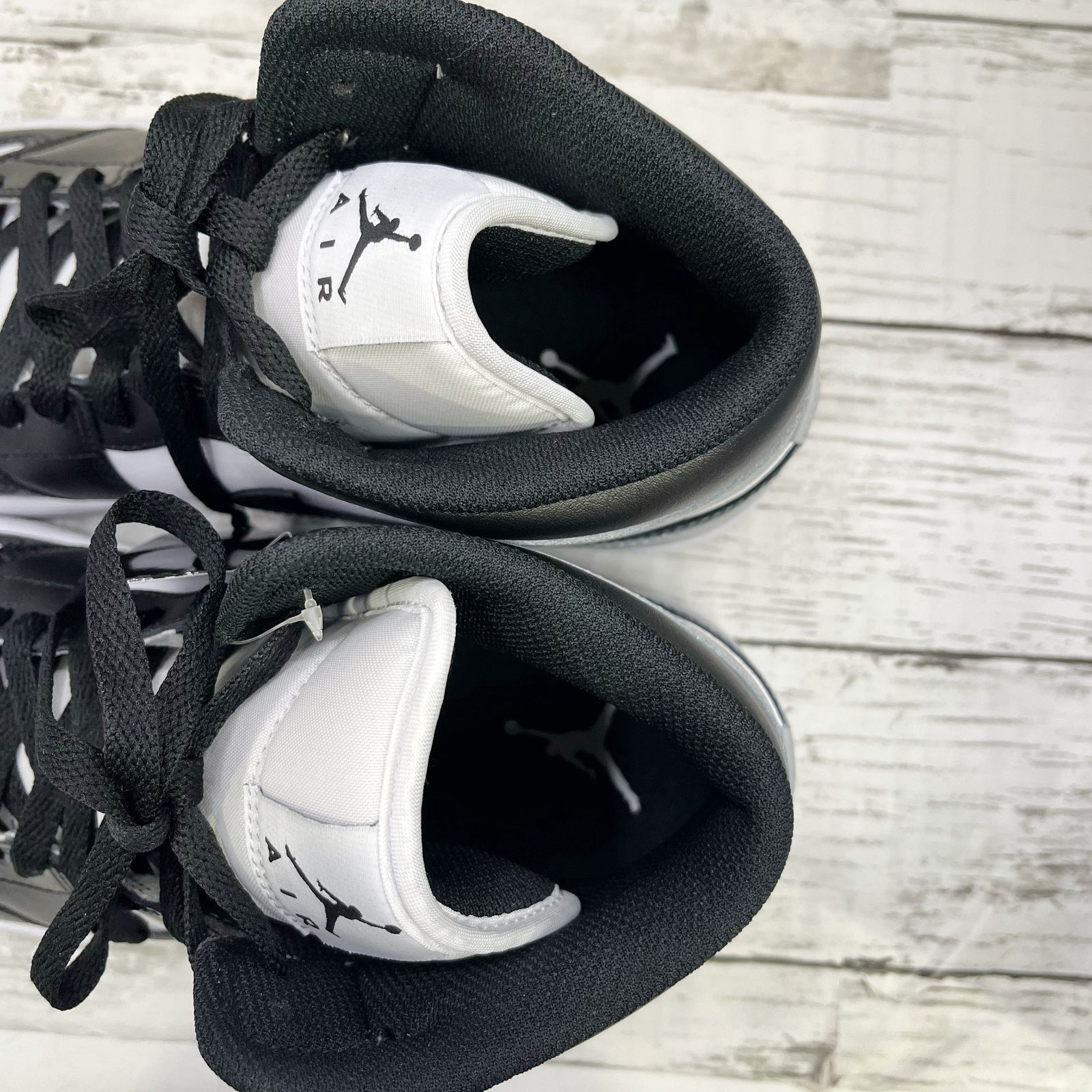 タグ付き NIKE ナイキ エアジョーダン 1 MID ハイカット