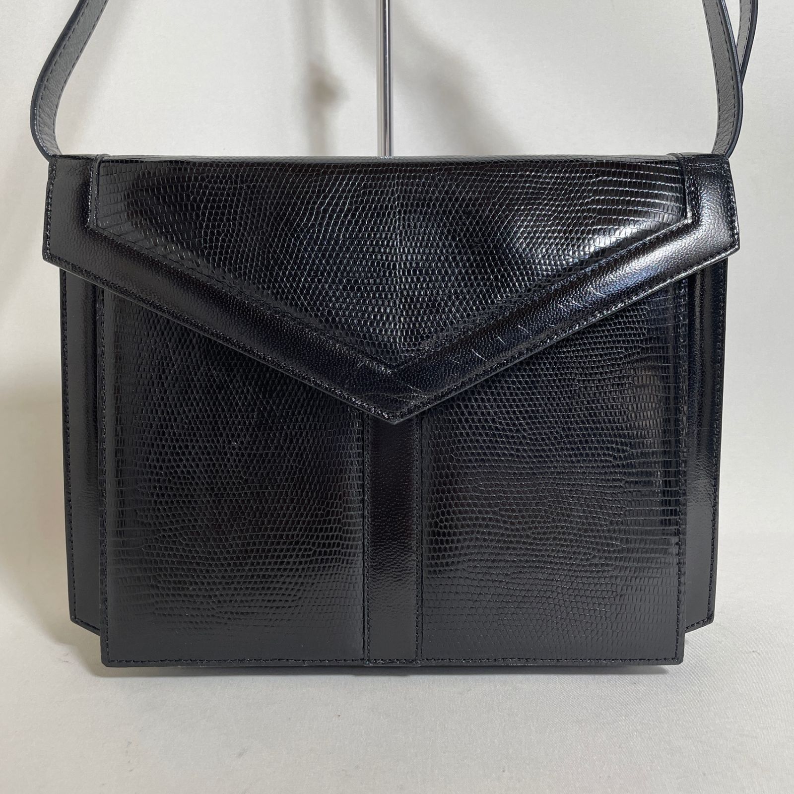 2604-236｜美品｜イヴサンローラン ショルダーバッグ レザー ブラック 