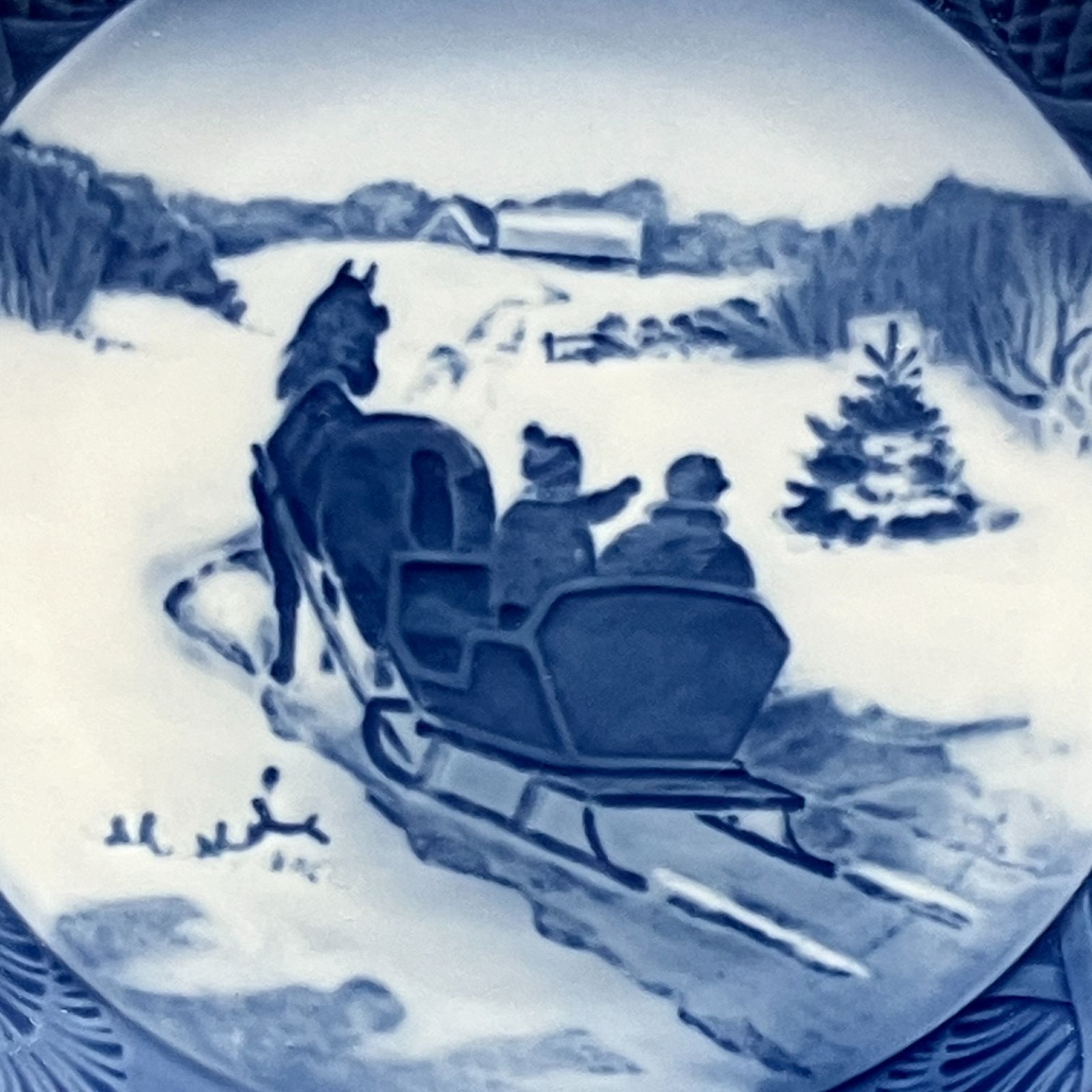 1964年「クリスマスツリーを採りに行く」イヤープレート ロイヤルコペンハーゲン ロイヤルコペンハーゲン 1964年『 クリスマスツリーを採りに 』 1級品