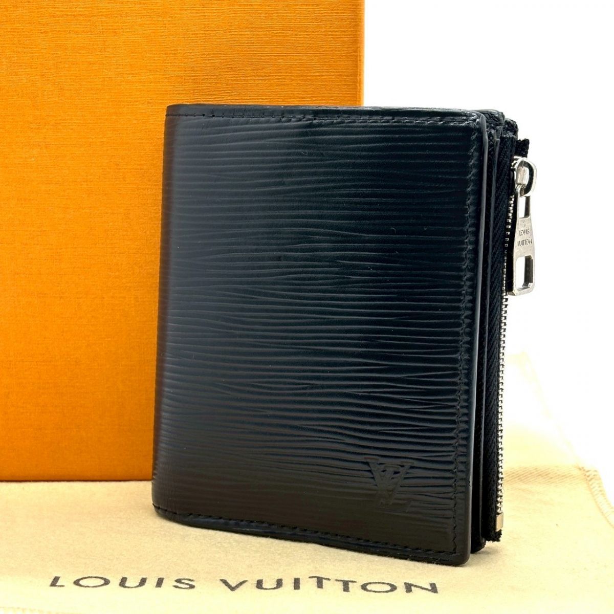 静かに整う輪郭】 LOUIS VUITTON 二つ折り財布 エピ ポルトフォイユ 