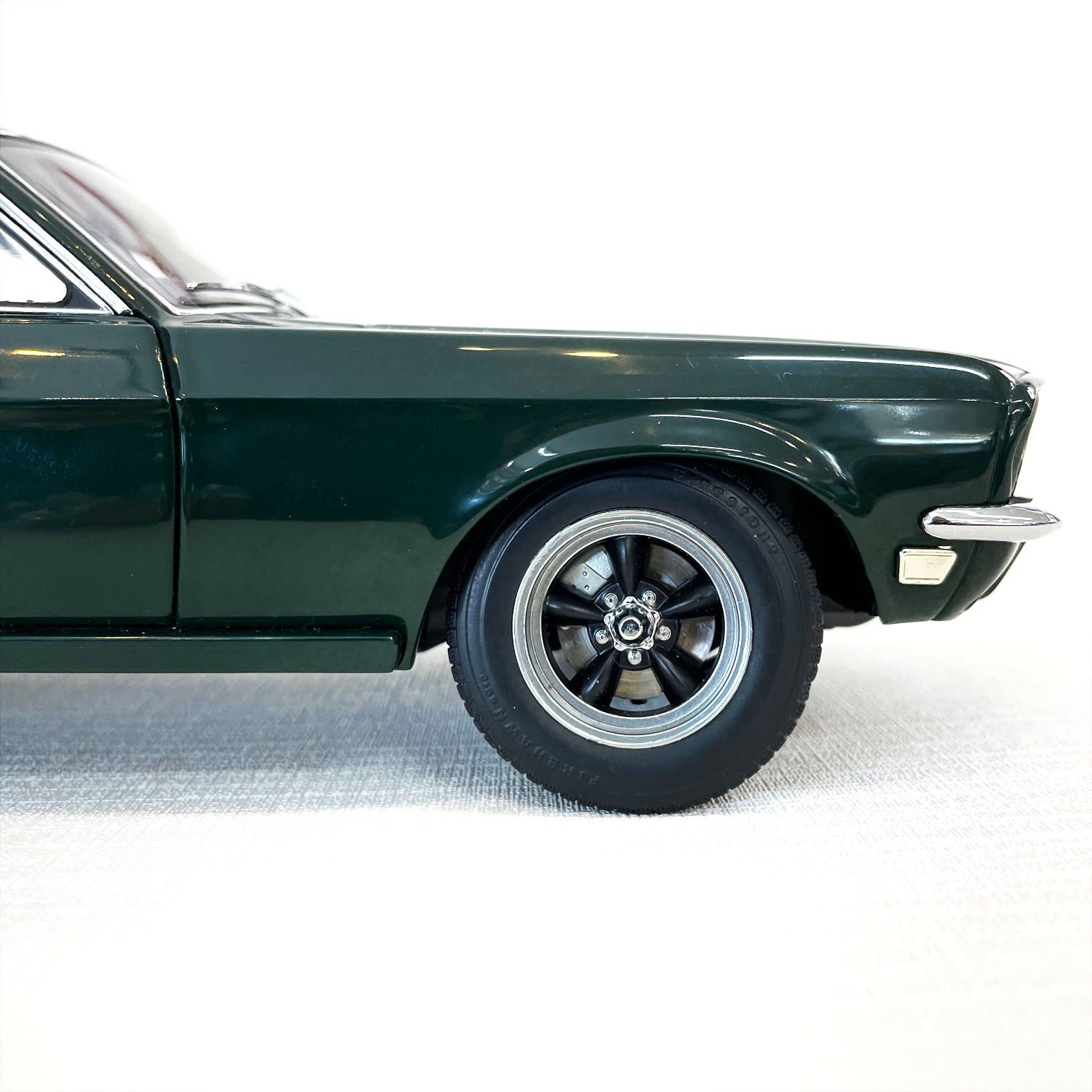 AUTOart製 Ford Mustang GT 390 オートアート 1/18スケール ミニカー