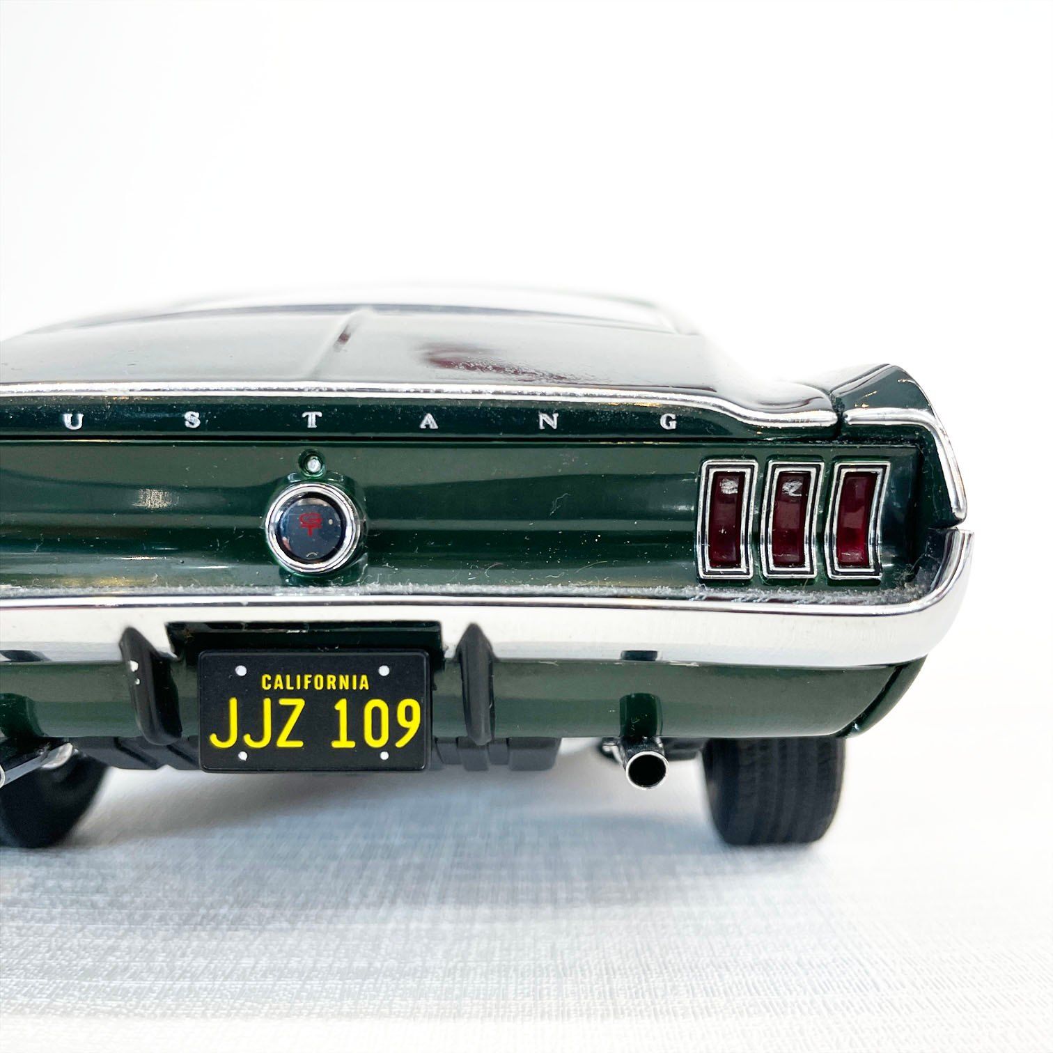 AUTO art　1/18 ムスタングGT AUTOart製 Ford Mustang GT 390 オートアート 1/18スケール ミニカー