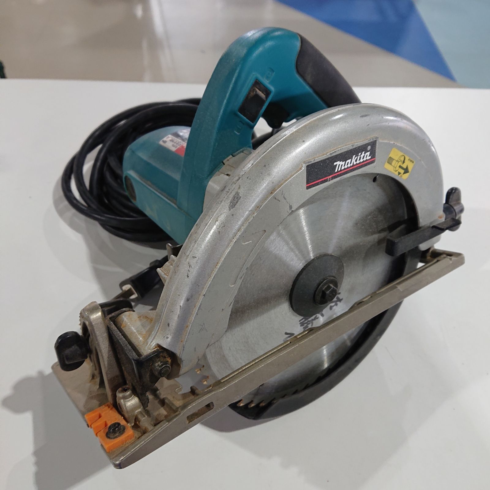MAKITA マキタ マルノコ 100v 190mm 5832BLA 左勝手