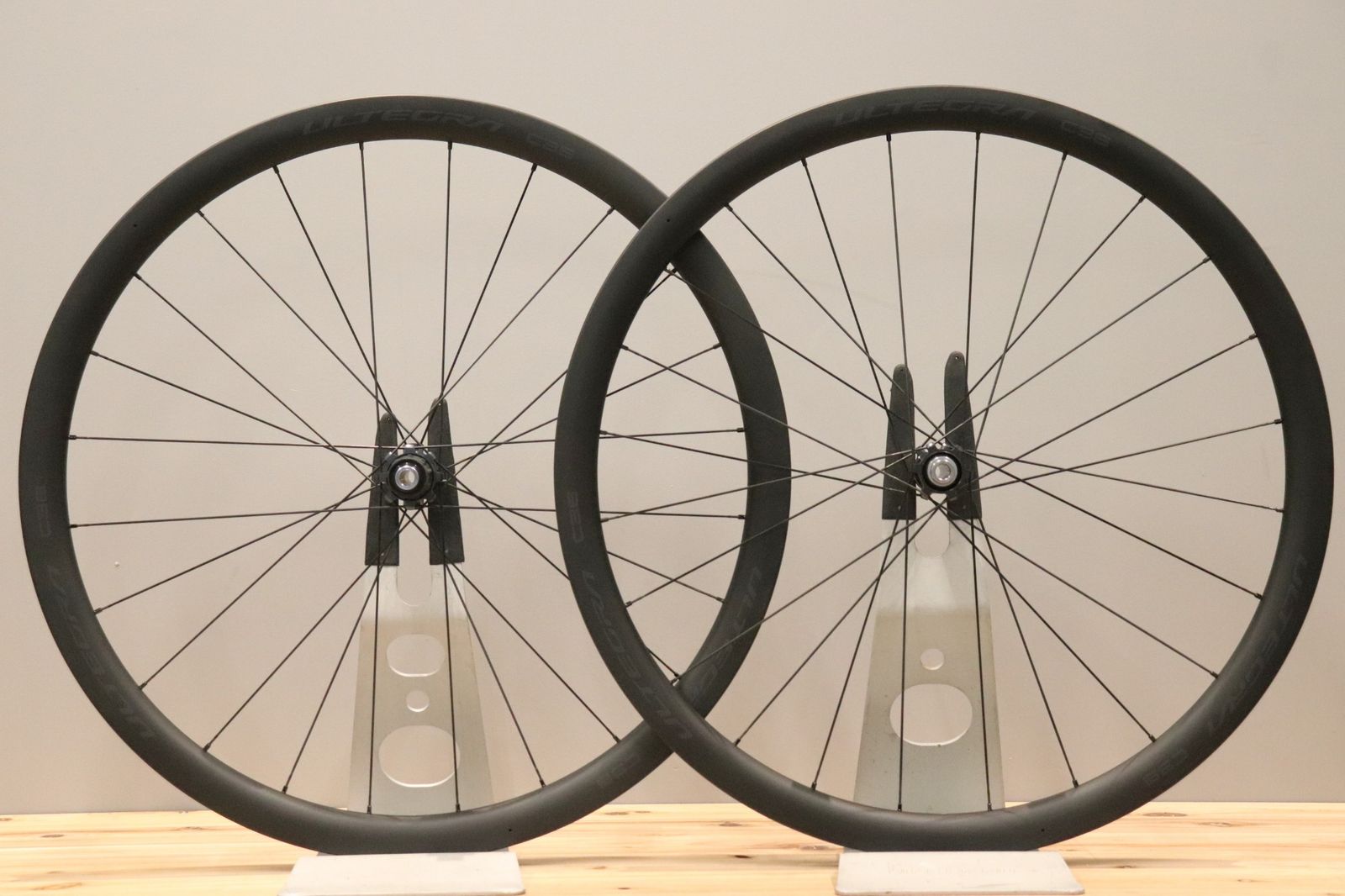 シマノ SHIMANO アルテグラ ULTEGRA WH-R8170-C36-TL カーボン チューブレスレディ ホイールセット シマノ11S/12S 【仙台店】