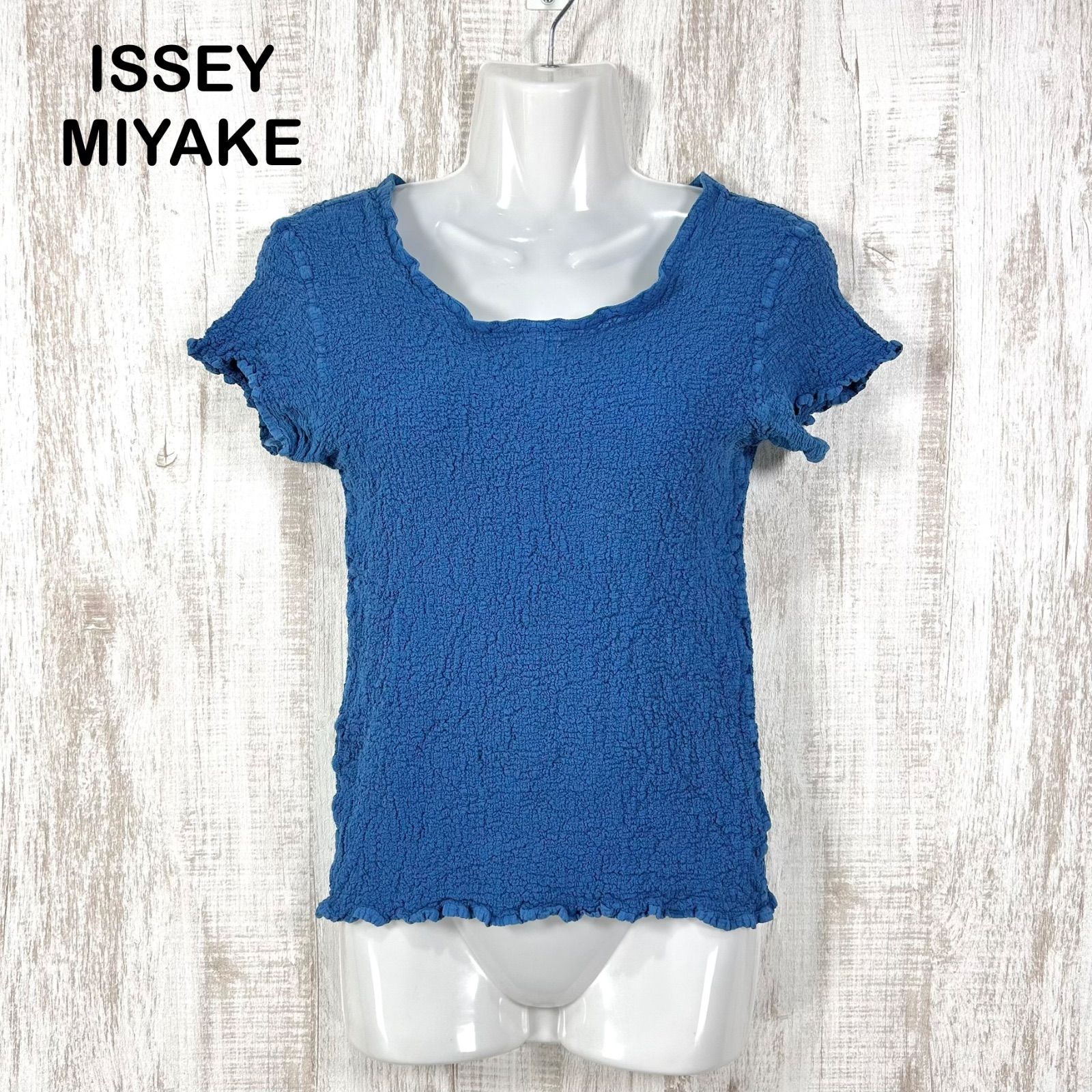 me by ISSEY MIYAKE ブルー 半袖トップス ISSEY MIYAKE me 青 半袖 トップス 【公式通販】