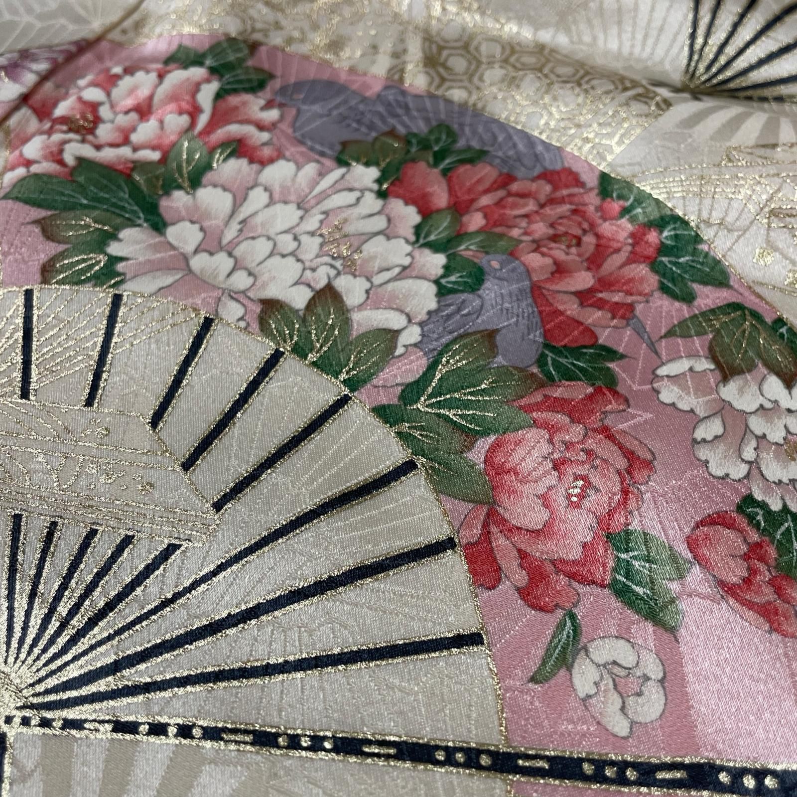 訪問着 付け下げ 着物やまと誂製 正絹  螺鈿細工 上品 淡色 花柄 扇子 楽器 訪問着・付下げ訪問着 - 商品一覧 | やまとオンラインストア
