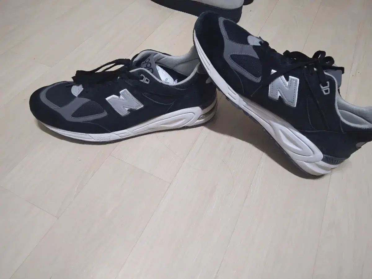 ニューバランス 990v2 ブラック 290