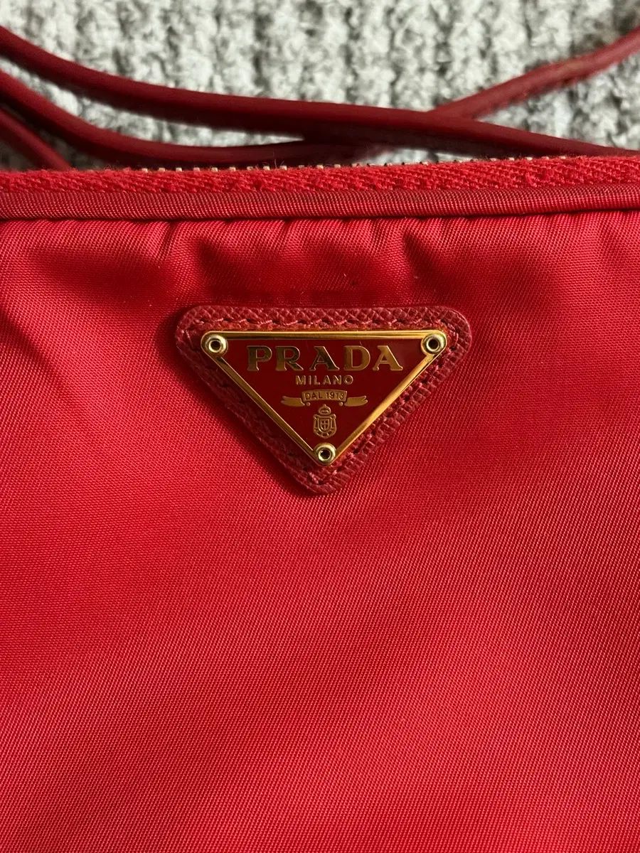 プラダ PRADA ミニ ナイロン ショルダー クロスバック プラダ PRADA ミニ ナイロン ショルダー クロスバック