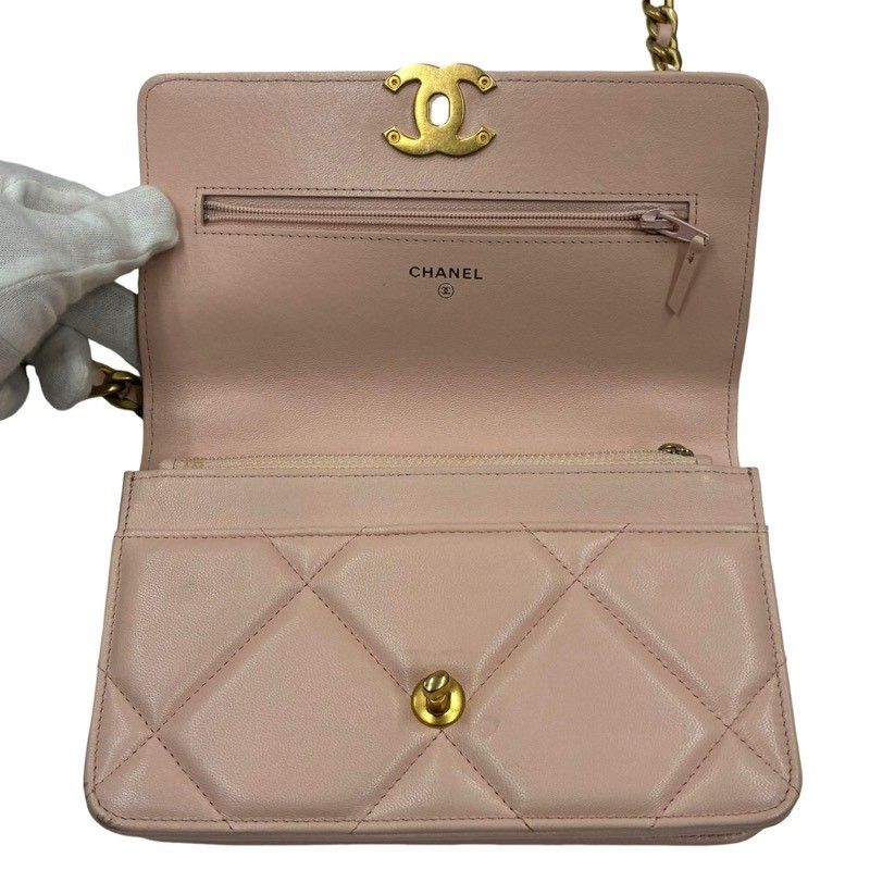 CHANEL シャネル 19 チェーンウォレット AP3267 ピンク ラムスキン ショルダーバッグ レディース 付属品あり 【中古】 52605K60