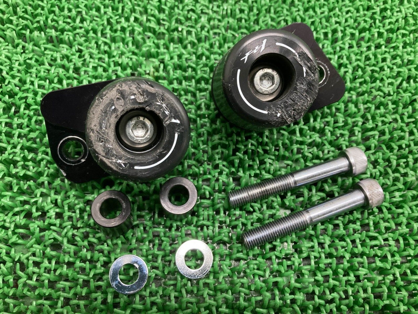 FZ-1フェザー エンジンスライダー 左右 ヤマハ 純正 中古 RN17J RN21J ワイズギア fW