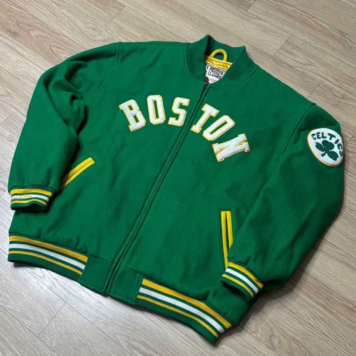 2XL ミッチェルアンドネス ボストン・セルティックFC スタジャン