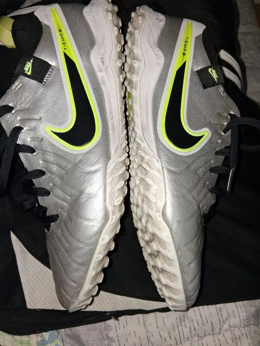 ナイキサッカーシューズ フットサルシューズ 270-275 tf