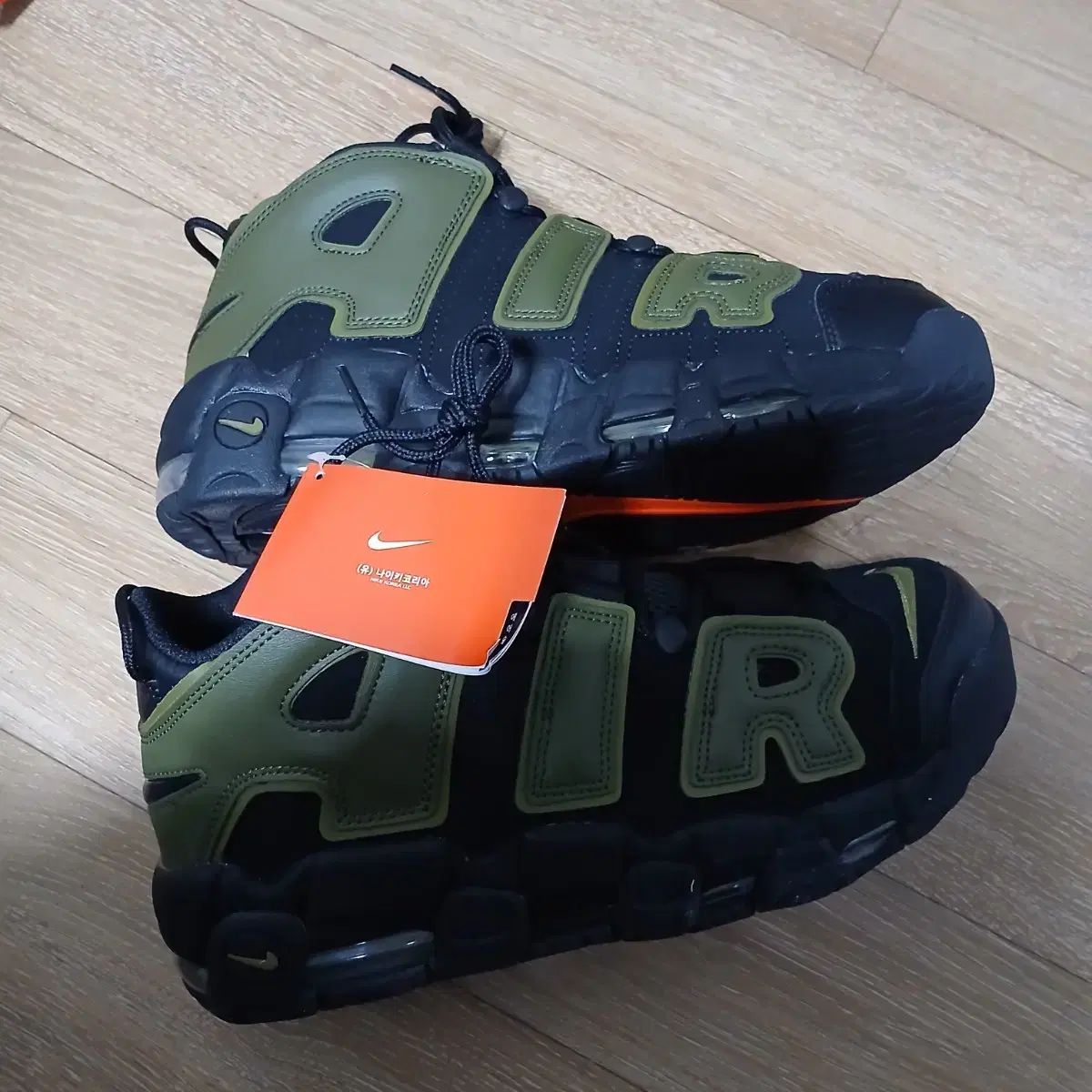 正規品 新品 NIKE エア モア アップテンポ 96 285