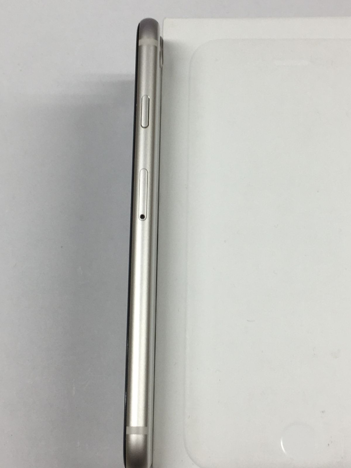 iPhone SE3 64GB ジャンク品 (カメラ故障) スターライト - メルカリ