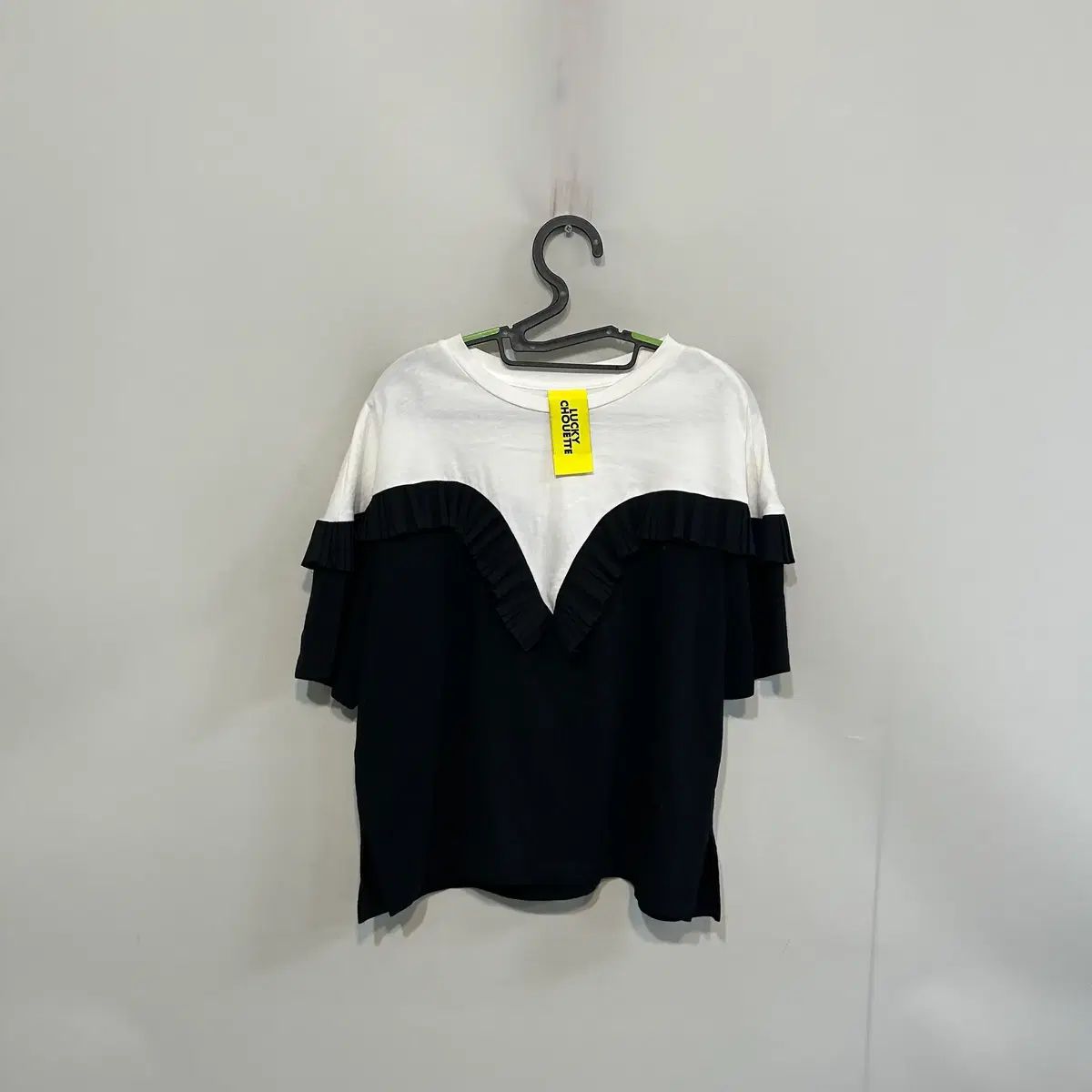 ラッキーシュエトゥ 2022 フリル バイカラー 半袖 Tシャツ 55
