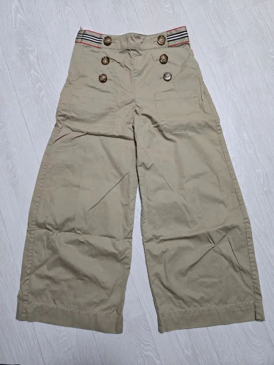 バーバリー ベージュ ワイド ボタン パンツ