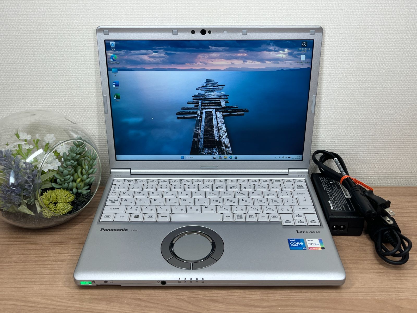 美品＞03163 軽量 Panasonic レッツノート CF-SV1 NVMe 16GB/256GB 第