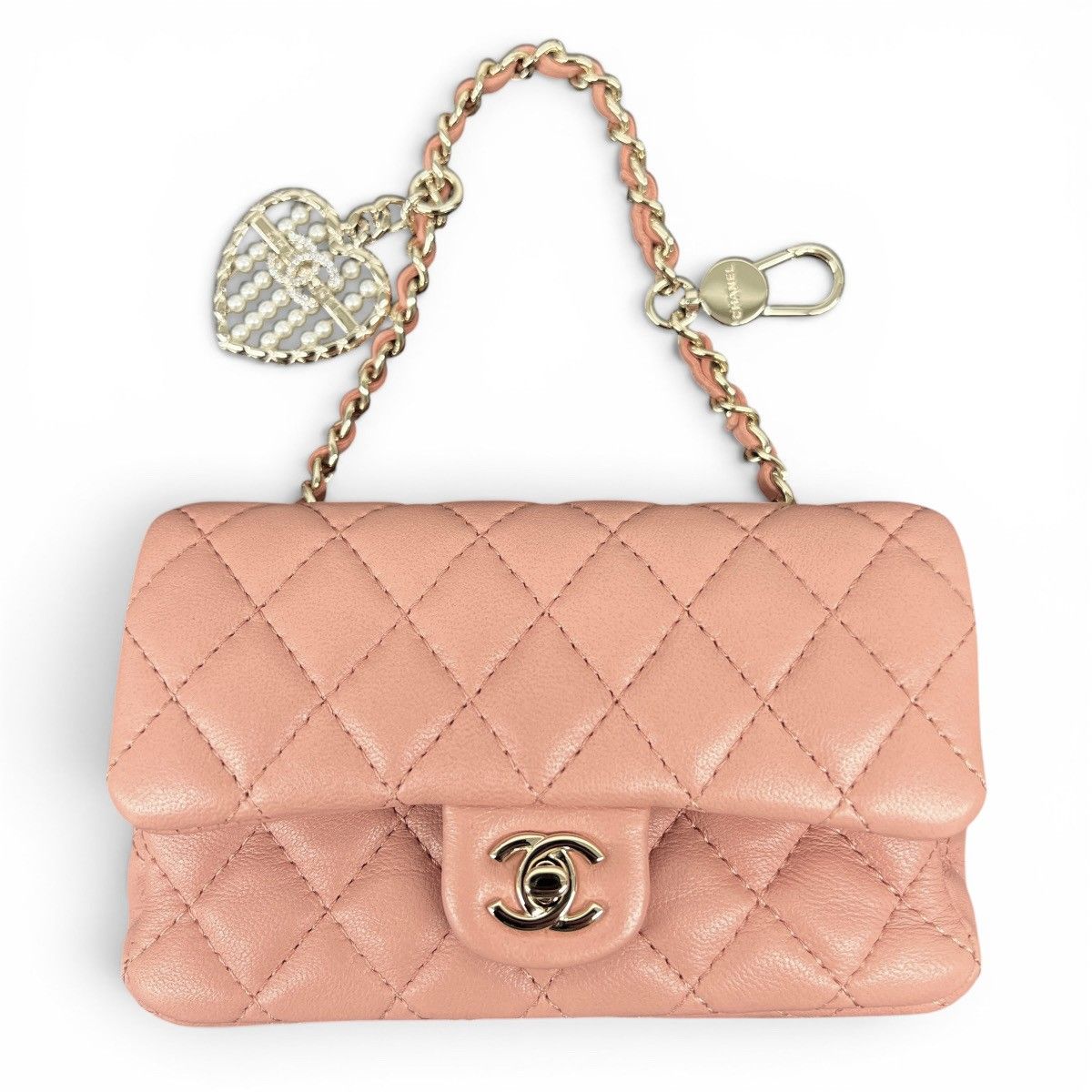 CHANEL 未使用品 シャネル マトラッセ クラシック チャーム AP4760 