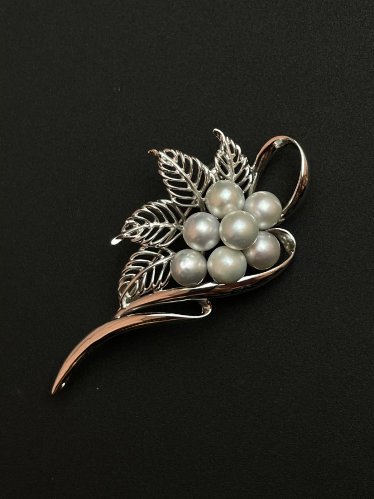 高級 アコヤ真珠 シルバー ブローチ 7.5mm 葉 モチーフ SILVER刻印