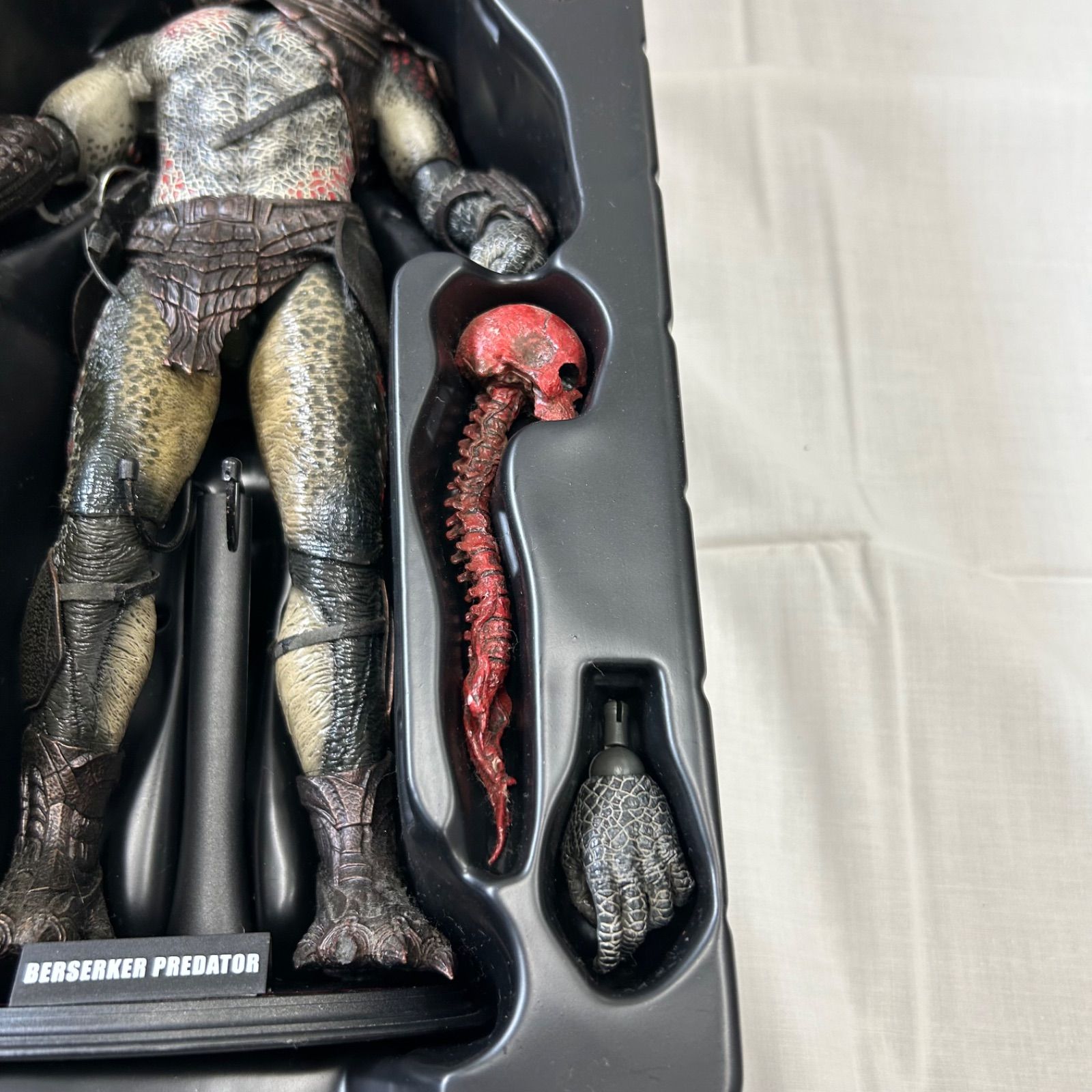 劣化あり】Hot Toys Berserker Predator（プレデターズ）1/6スケール