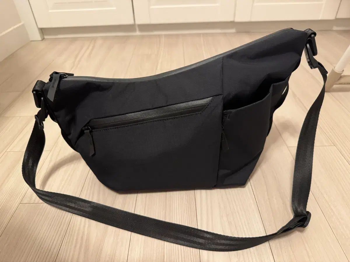 アルパカ ALPAKA Flow Satchel クロスバック 4L 出品 - メルカリ