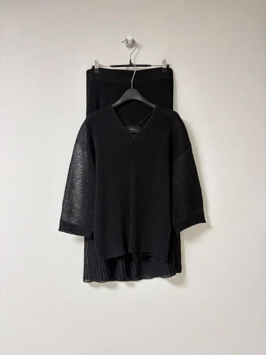 Latt by t ラットバイティ プリーツ セットアップ