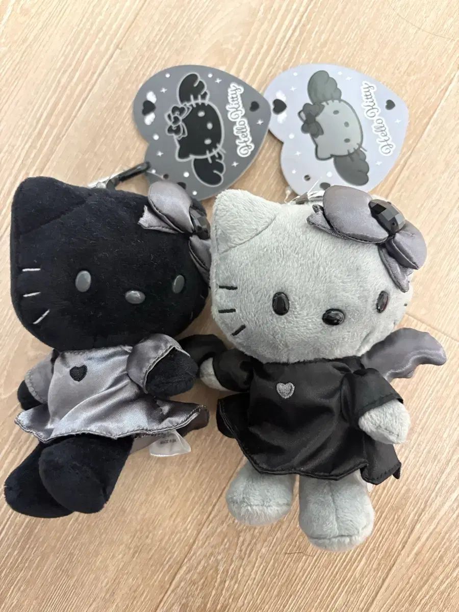 サンリオ 正規品 シルバー エンジェル HELLO KITTY シルバー/ブラック キーホルダー まとめ