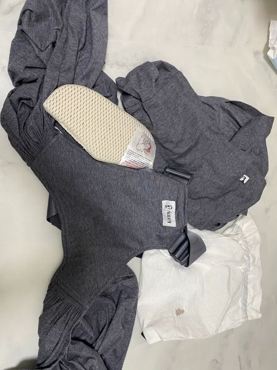 ほぼ新品 コニーフレックスベビーキャリア 出品