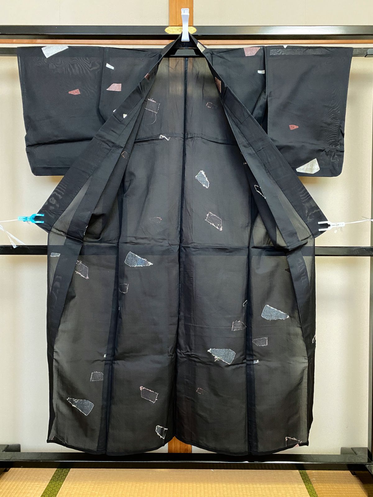 344B【アンティーク着物】紗 夏物 小紋 黒地 台形 飛び柄 正絹 