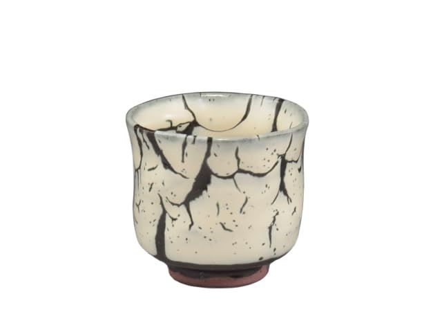波佐見焼（長崎県） 桜窯 酒器 ぐい呑 白釉縮み景色 8HAS0055 特製桐箱入+和紙包装
