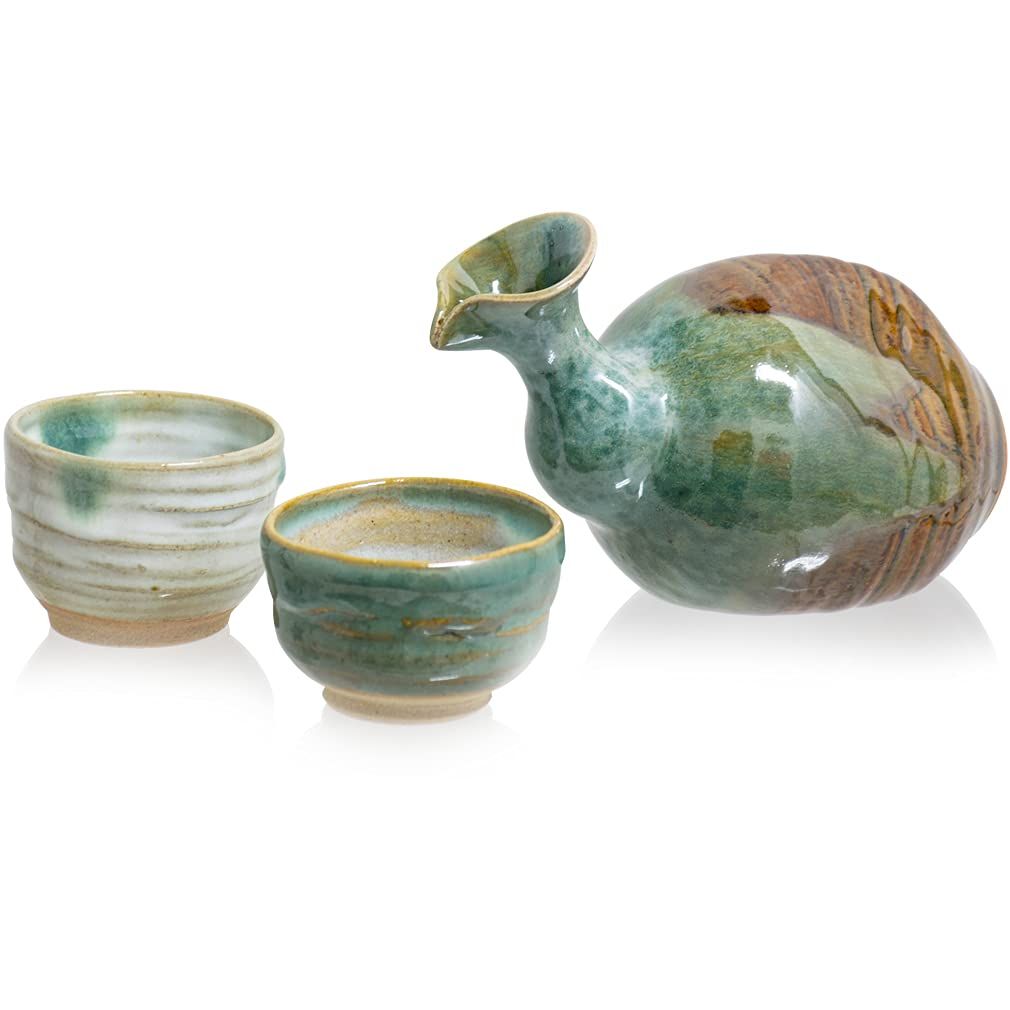 越中三助焼 酒器セット 徳利 & 盃 化粧箱入り (日本製) 職人が手掛ける逸品 (徳利 約16x9.5x高さ10.5cm 約310ml / 盃 口径約6.5ｘ高さ約5cm 約90ml) 贈り物 誕生日 ギフト プレゼント