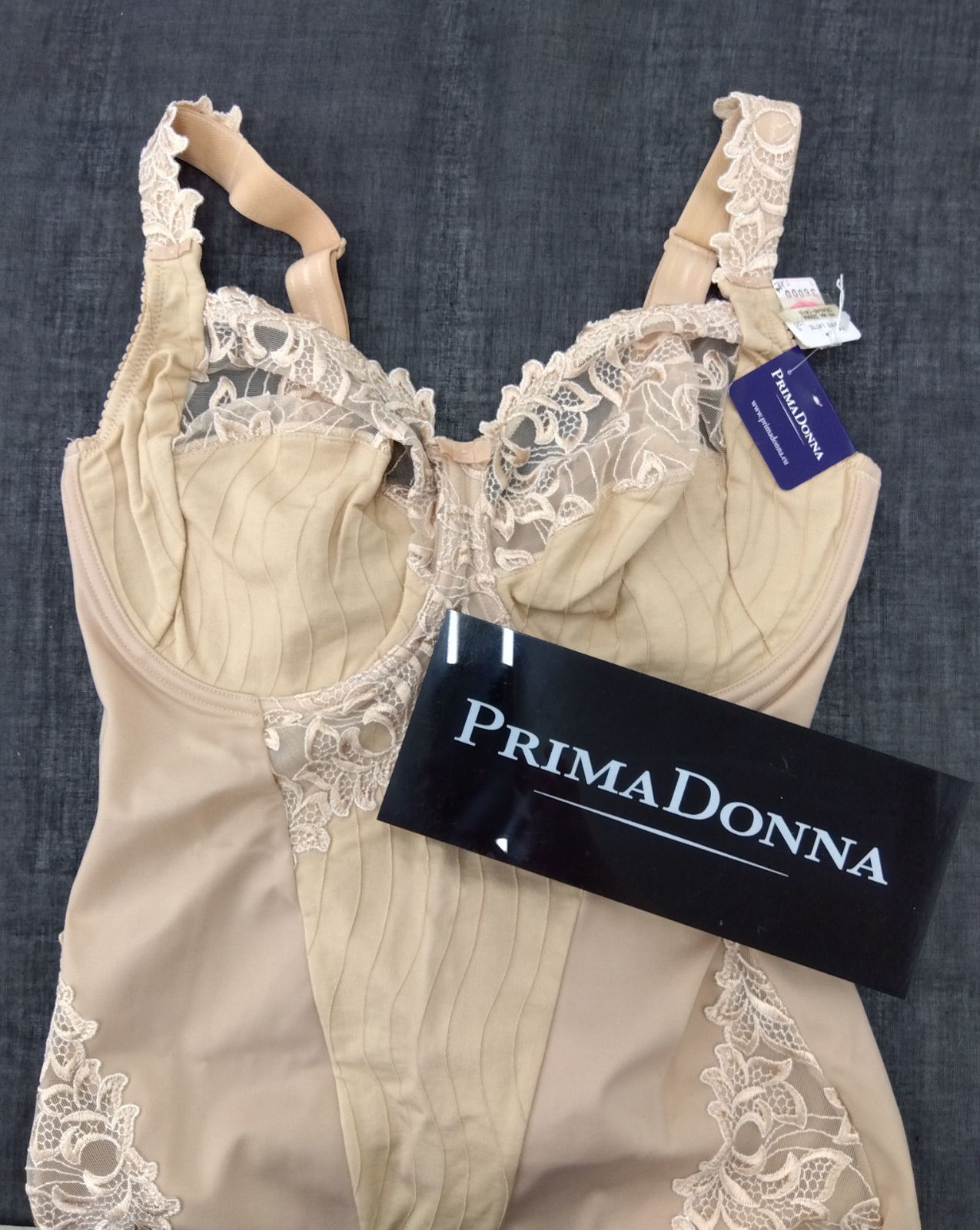 【未使用品・現状品】PRIMADONNA プリマドンナ ボディスーツ サイズE100 ワイヤー入り ベージュ L-127