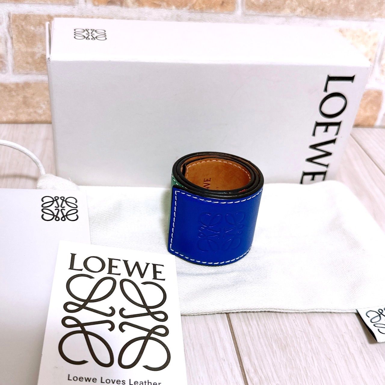 (格安)LOEWE(ロエベ) スラップ ブレスレット　バングル