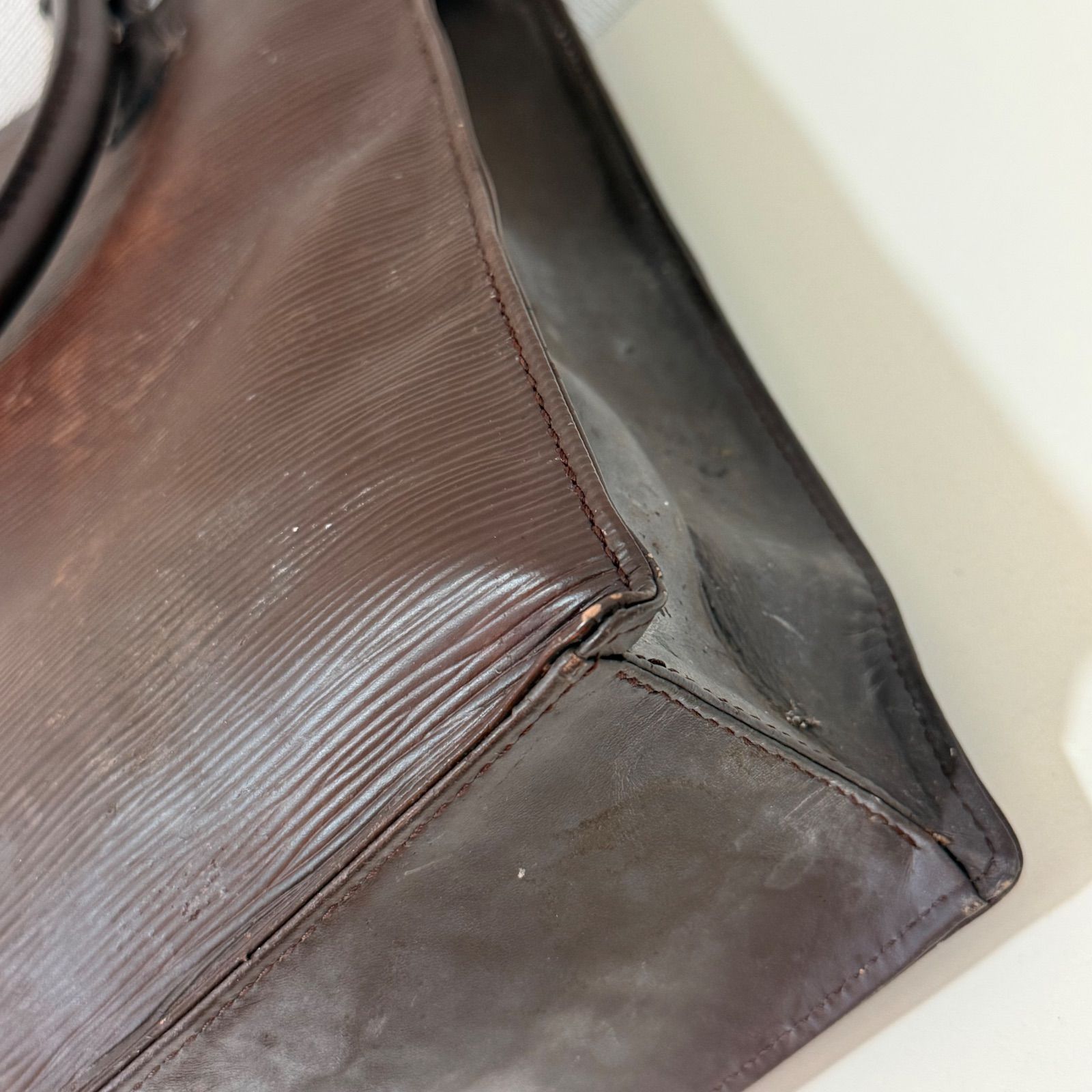 LOUIS VUITTON ルイヴィトン エピ サックプラ M5908D ハンド - メルカリ