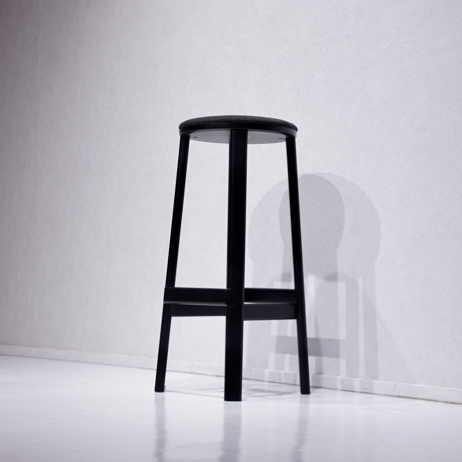 カリモク ニュースタンダード　Archive Barstool Pad High KARIMOKU NEW STANDARD / ARCHIVE BARSTOOL PAD HIGH / プロ仕上げ